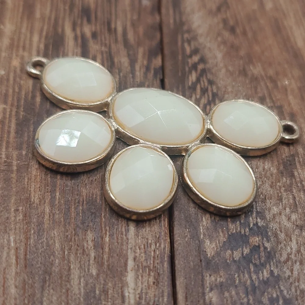Yellow‎ cream sunrise gem pendant